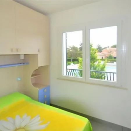 Terraced House With Swimming Pool *