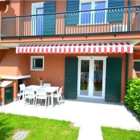 Apartment Terraced House With Swimming Pool