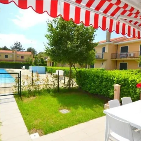 Terraced House With Private Garden Vila *